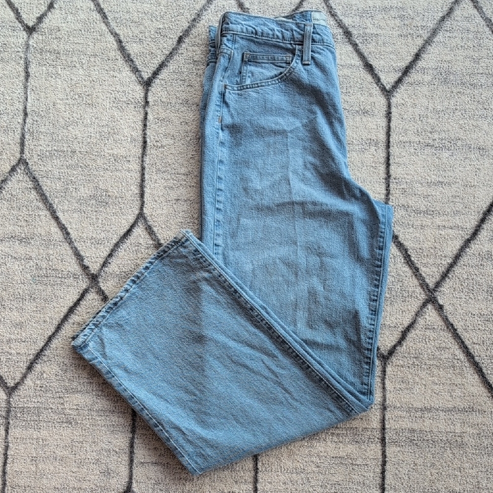 Universal Thread Wide Leg Light Wash Jeans Size 12